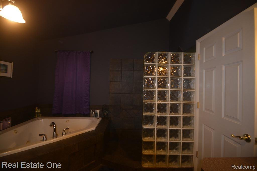 3290 Melvin Avenue Rochester, MI 48307 - Photo 14 of 33 24-DSC_9467.jpg