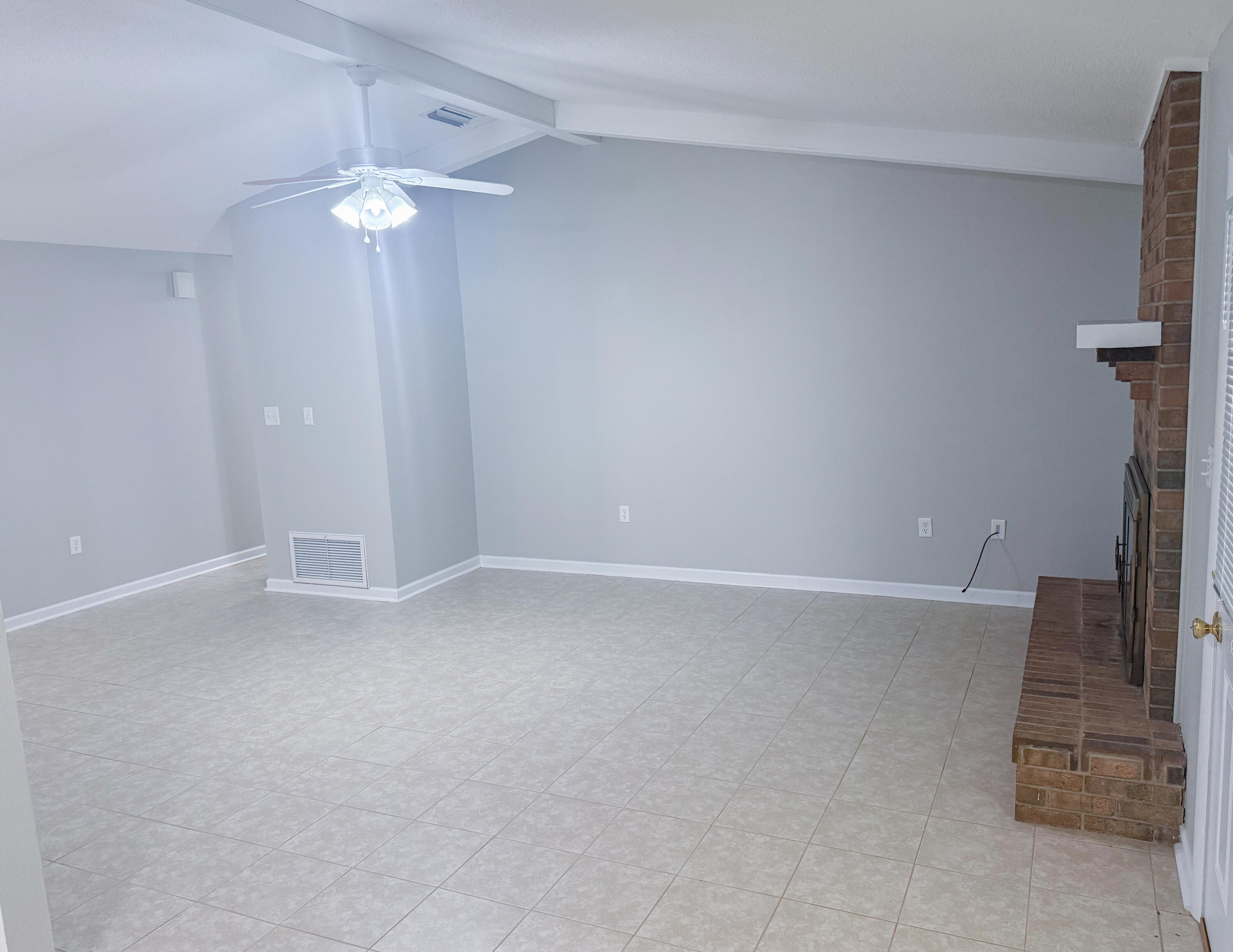 5496 Monterrey Road Crestview, FL 32539 - Photo 4 of 17 Living Room