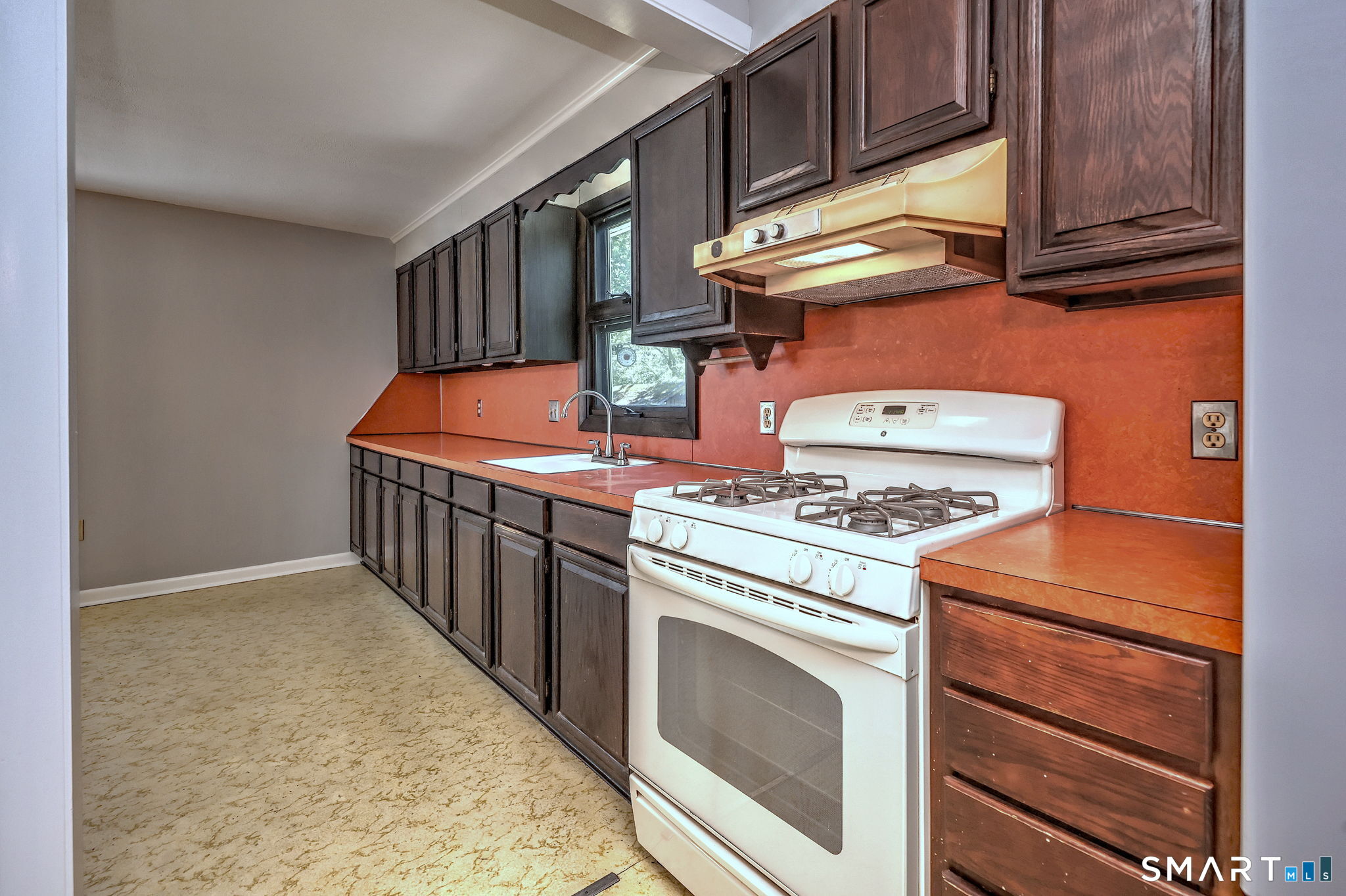 88 Bailey Road Middletown, CT 06457 - Photo 11 of 36