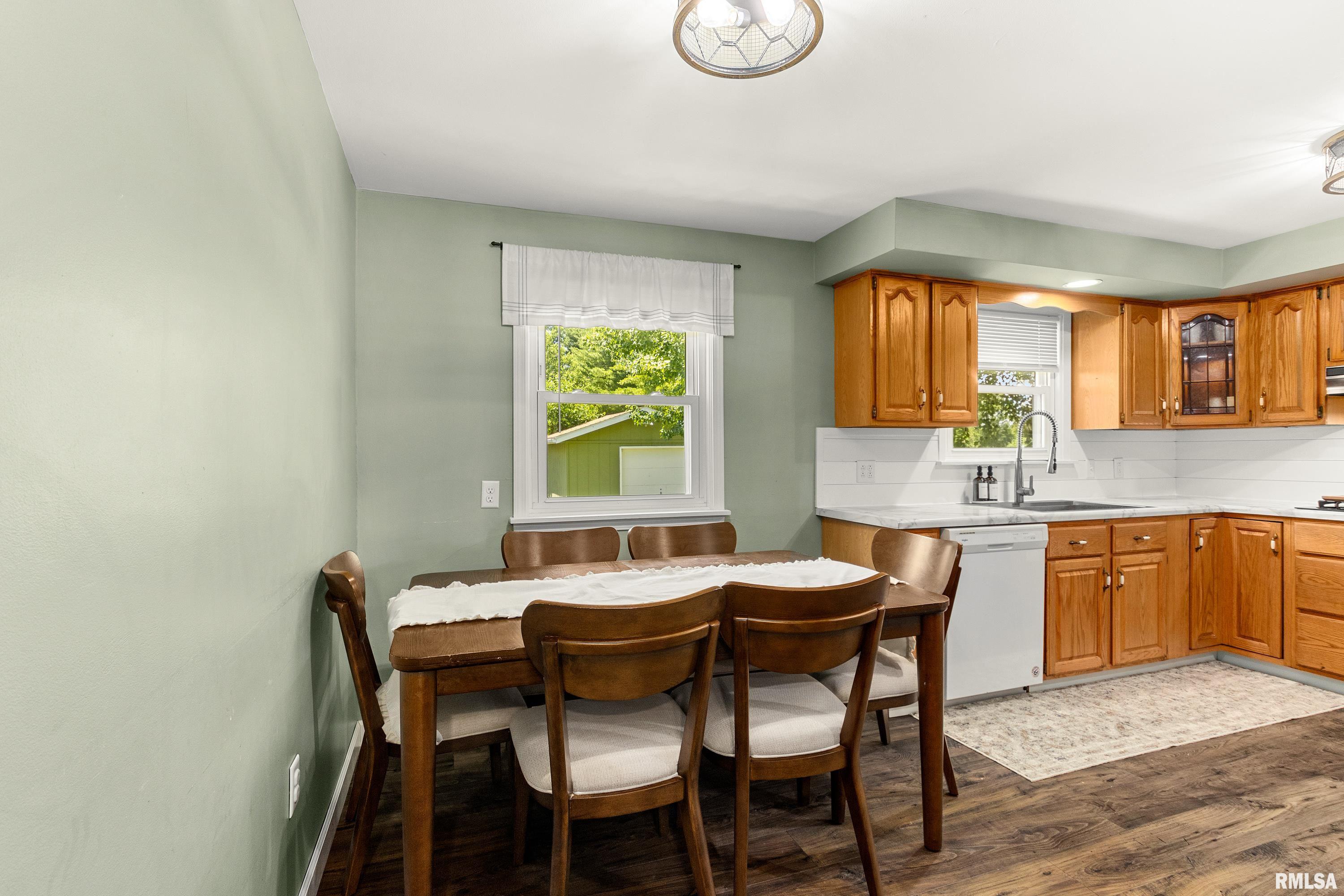 1114 South Main Street Washington, IL 61571 - Photo 13 of 38