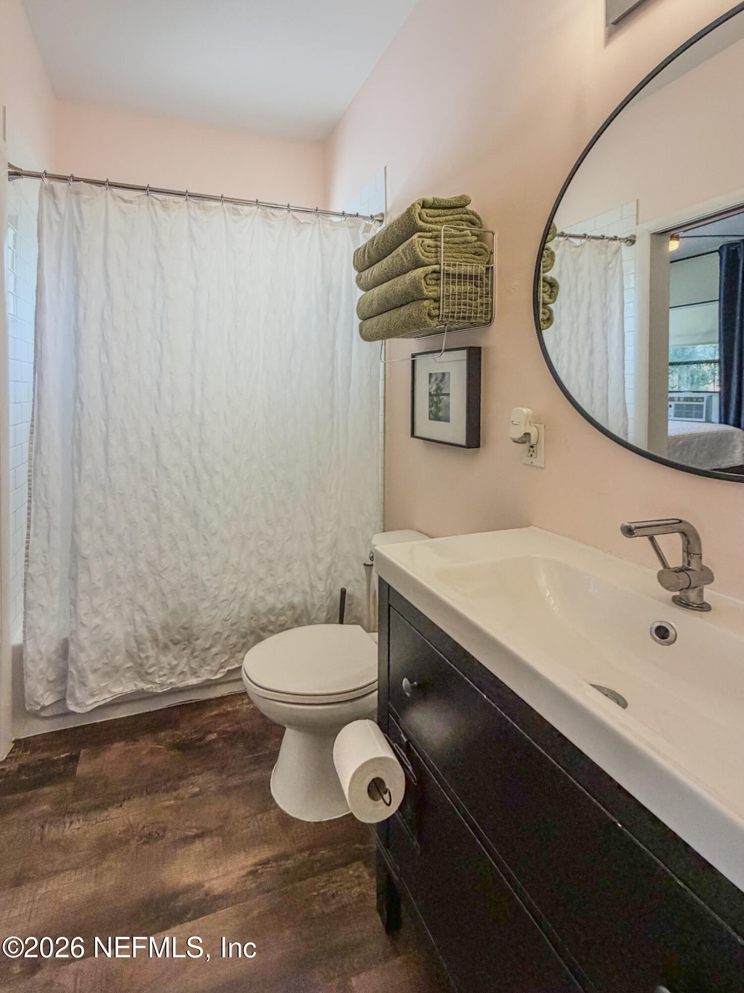 3885 Valencia Road Jacksonville, FL 32205 - Photo 8 of 9 Full bath