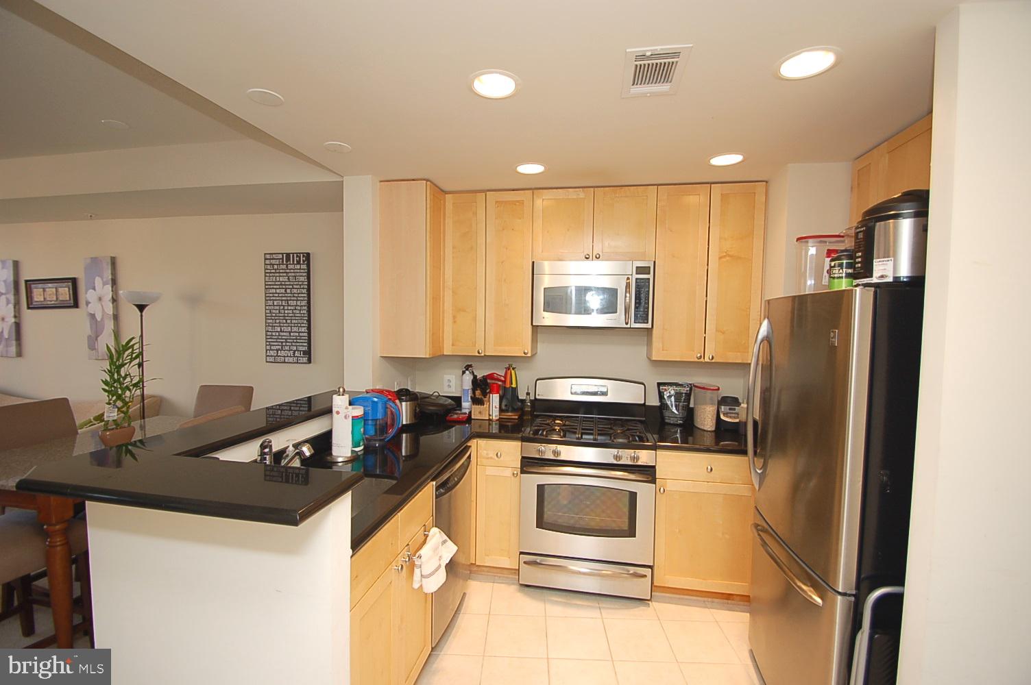 3650 South Glebe Road, Unit 567 Arlington, VA 22202 - Photo 3 of 12 Kitchen