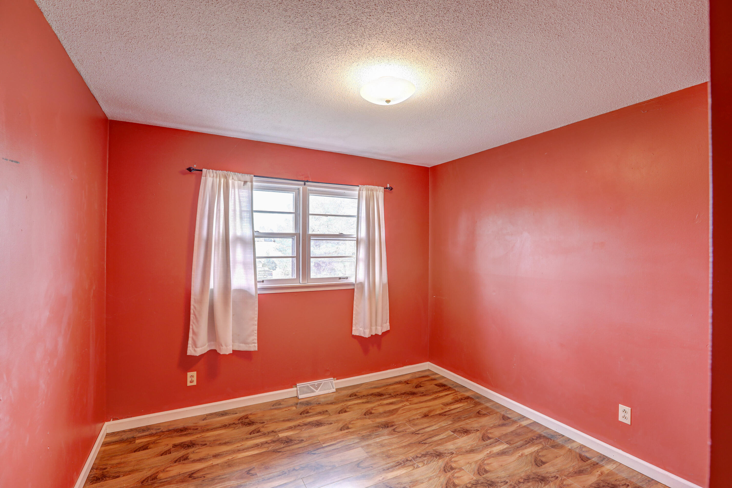 213 Poplar Ridge Road Piney Flats, TN 37686 - Photo 35 of 60 B42A9275_6_7_8_9