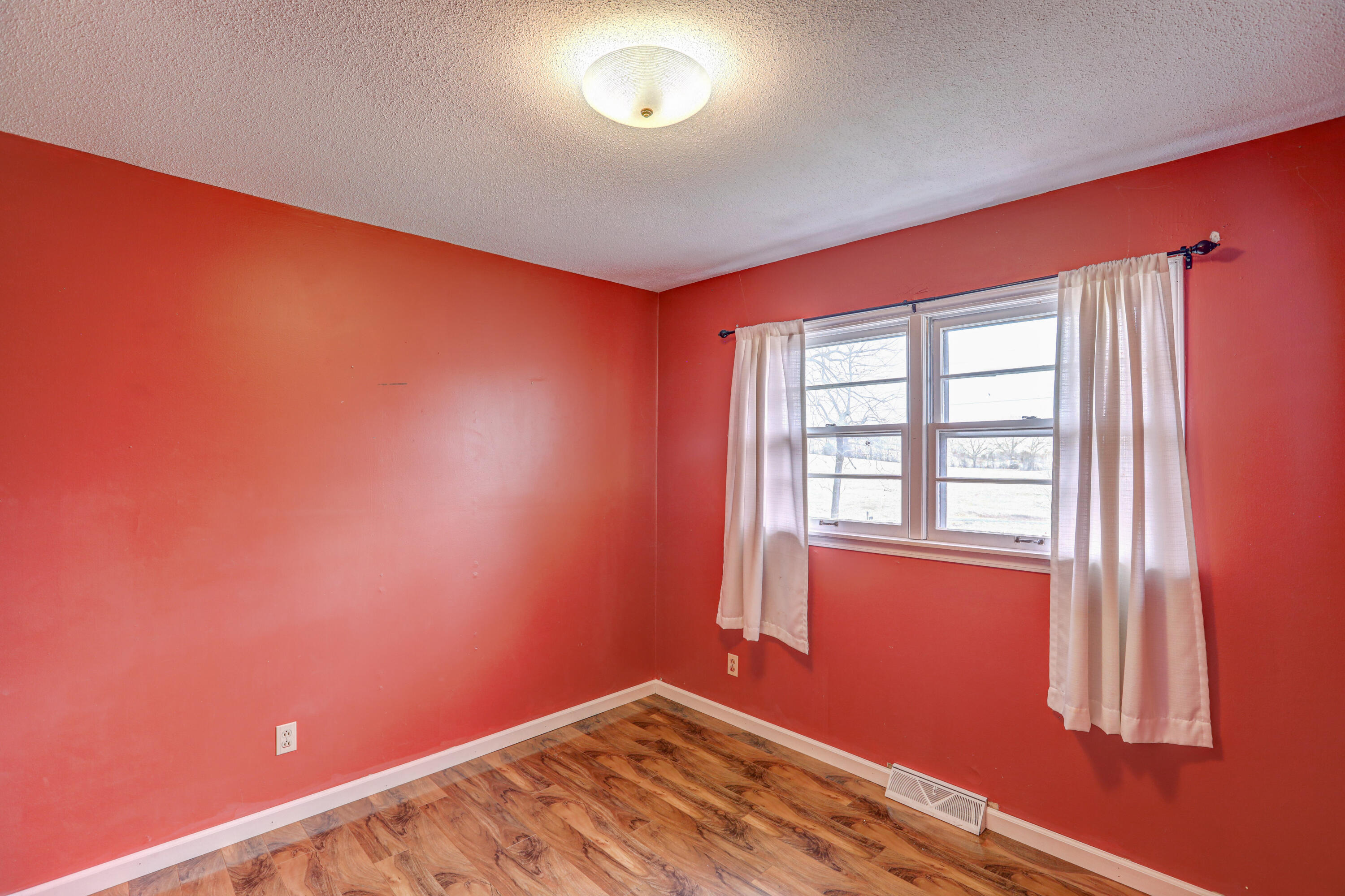213 Poplar Ridge Road Piney Flats, TN 37686 - Photo 36 of 60 B42A9280_1_2_3_4
