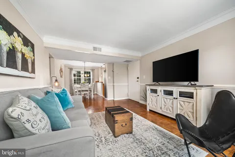 $345,000 | 6725 West Wakefield Drive, Unit B1, Alexandria, VA 22307