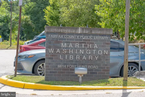 $345,000 | 6725 West Wakefield Drive, Unit B1, Alexandria, VA 22307