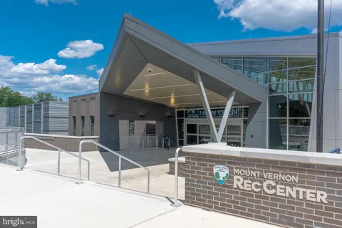 $345,000 | 6725 West Wakefield Drive, Unit B1, Alexandria, VA 22307