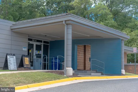 $345,000 | 6725 West Wakefield Drive, Unit B1, Alexandria, VA 22307