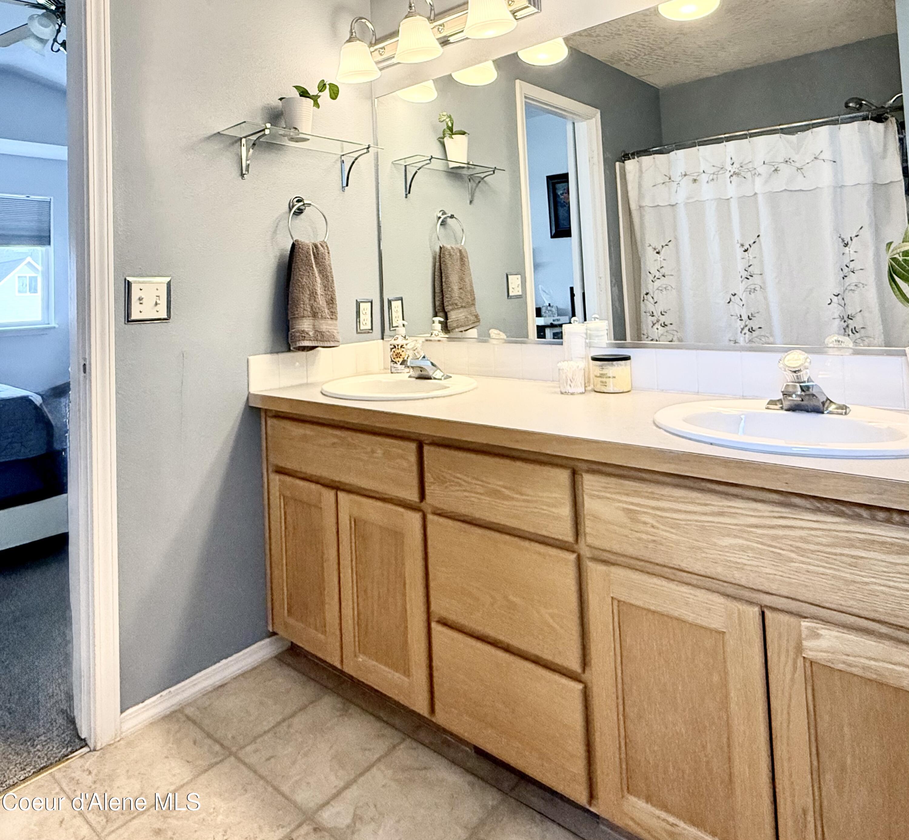 2675 West Beth Loop Post Falls, ID 83854 - Photo 7 of 23 IMG_0277