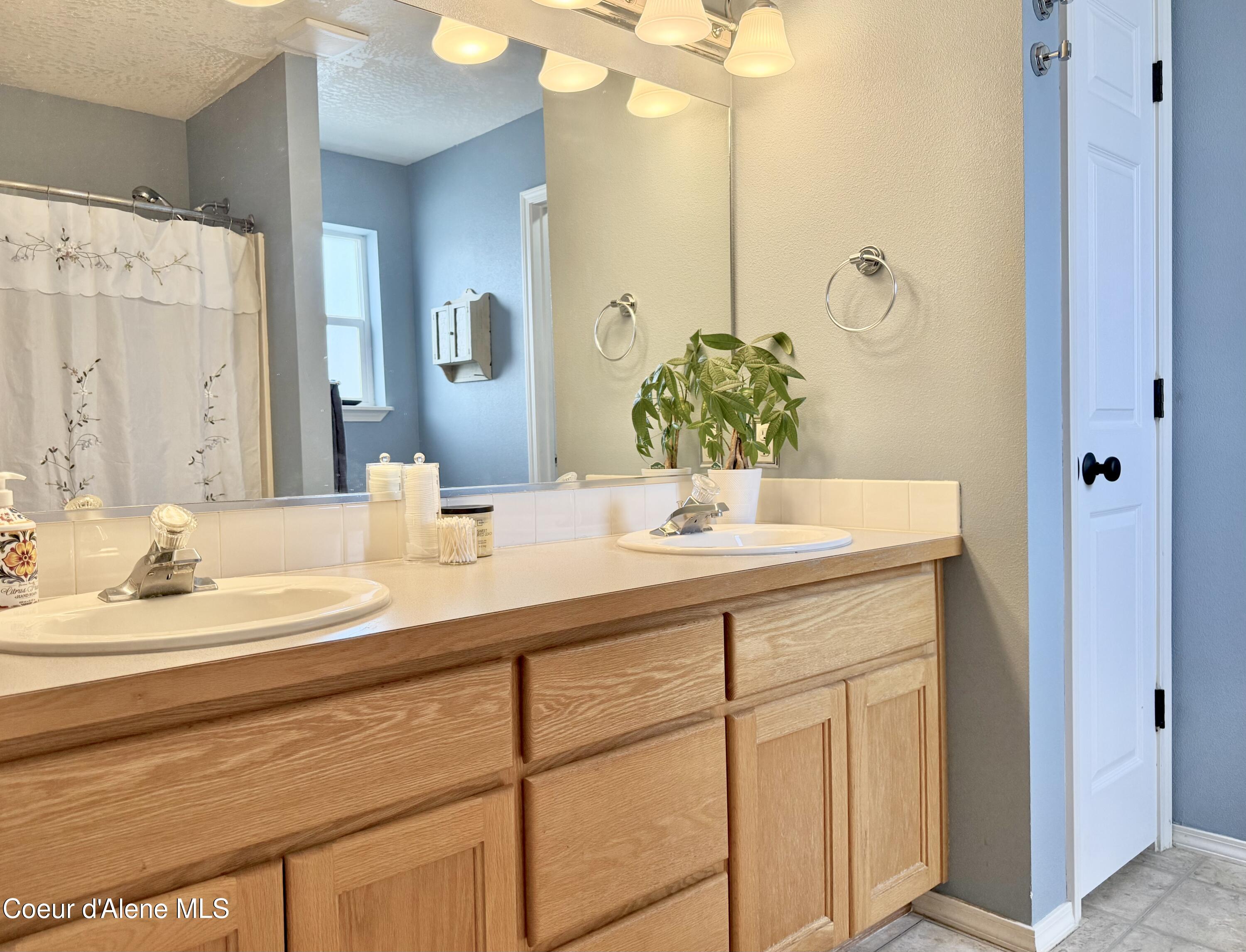 2675 West Beth Loop Post Falls, ID 83854 - Photo 8 of 23 IMG_0275