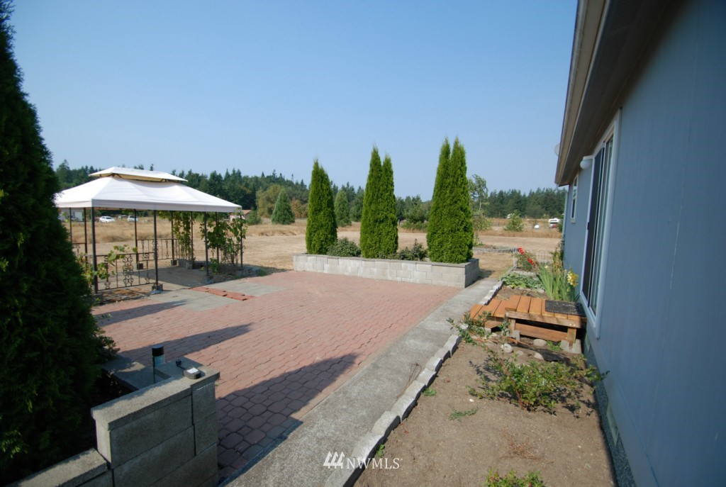 4925 165th Lane Southwest Rochester, WA 98579 - Photo 4 of 15 Gallery Image 4