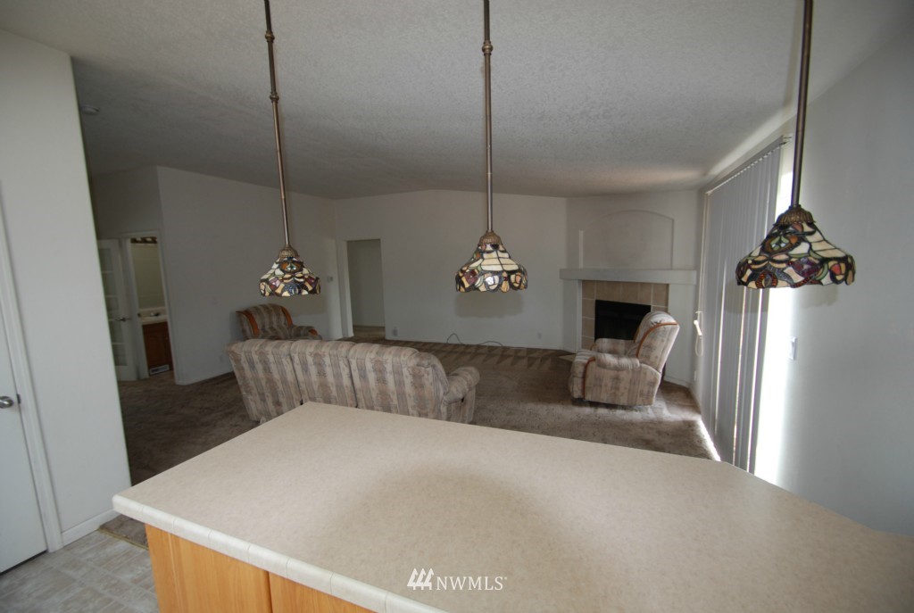 4925 165th Lane Southwest Rochester, WA 98579 - Photo 5 of 15 Gallery Image 5