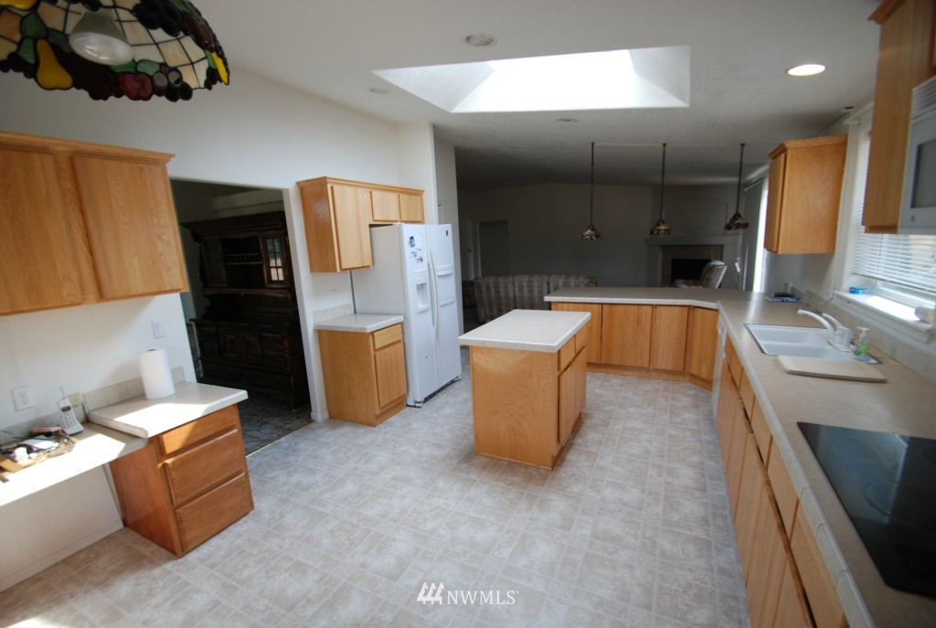 4925 165th Lane Southwest Rochester, WA 98579 - Photo 8 of 15 Gallery Image 8