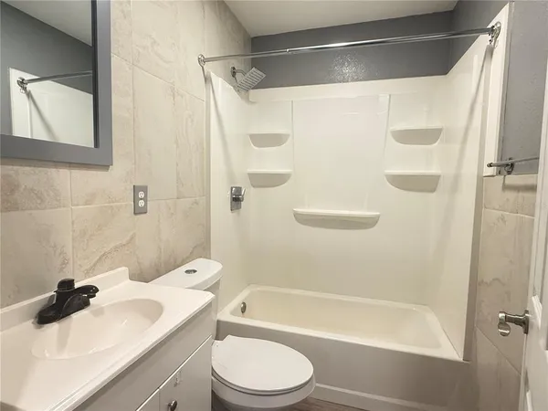 $2,200 | 644 Indiana Street, Orlando, FL 32805