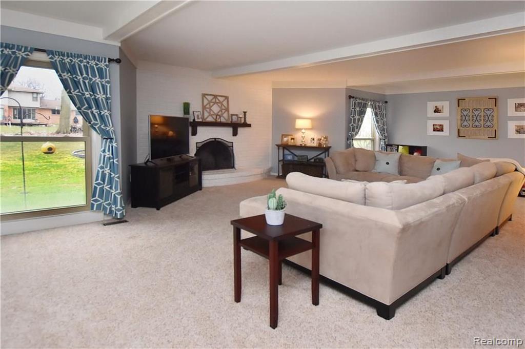 1645 North Kilburn Road Rochester Hills, MI 48306 - Photo 4 of 24