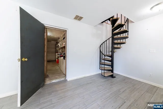 $469,000 | 825 Riverside Avenue, Unit 205, Lyndhurst, NJ 07071