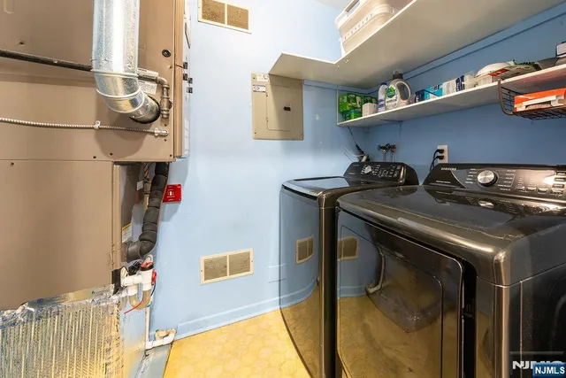 $469,000 | 825 Riverside Avenue, Unit 205, Lyndhurst, NJ 07071