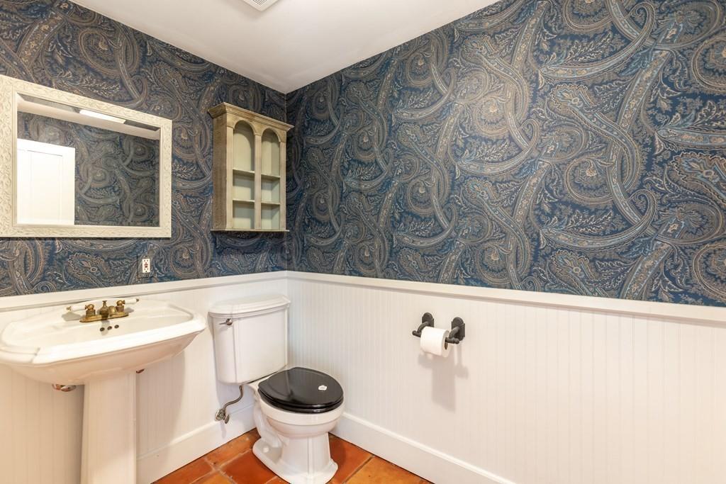 110 Ipswich Road Topsfield, MA 01983 - Photo 18 of 35 Gallery Image 18