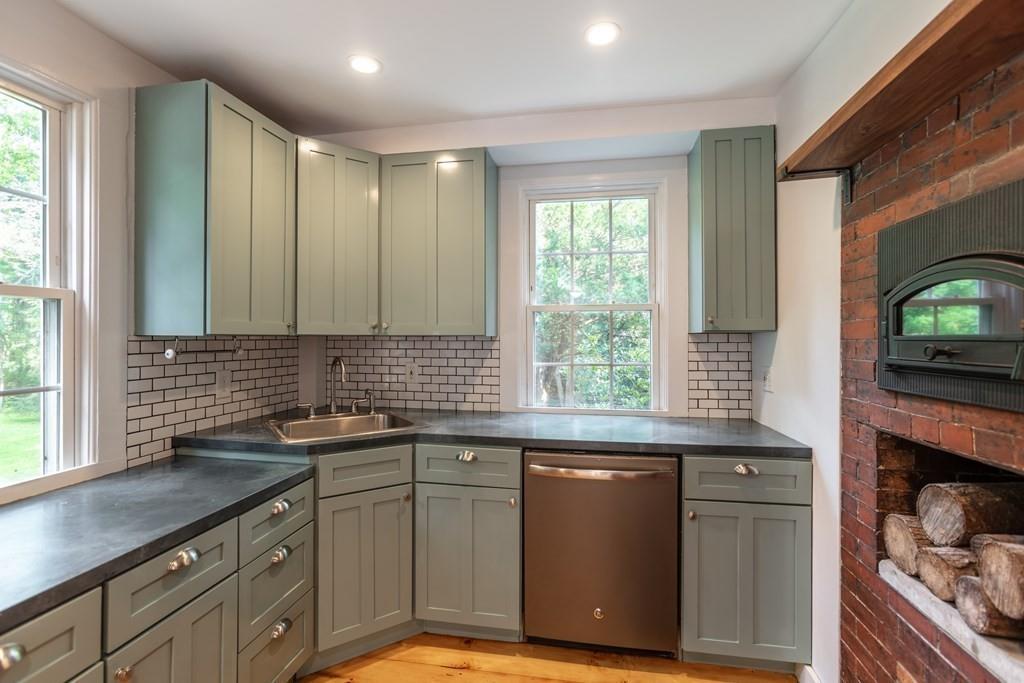 110 Ipswich Road Topsfield, MA 01983 - Photo 8 of 35 Gallery Image 8