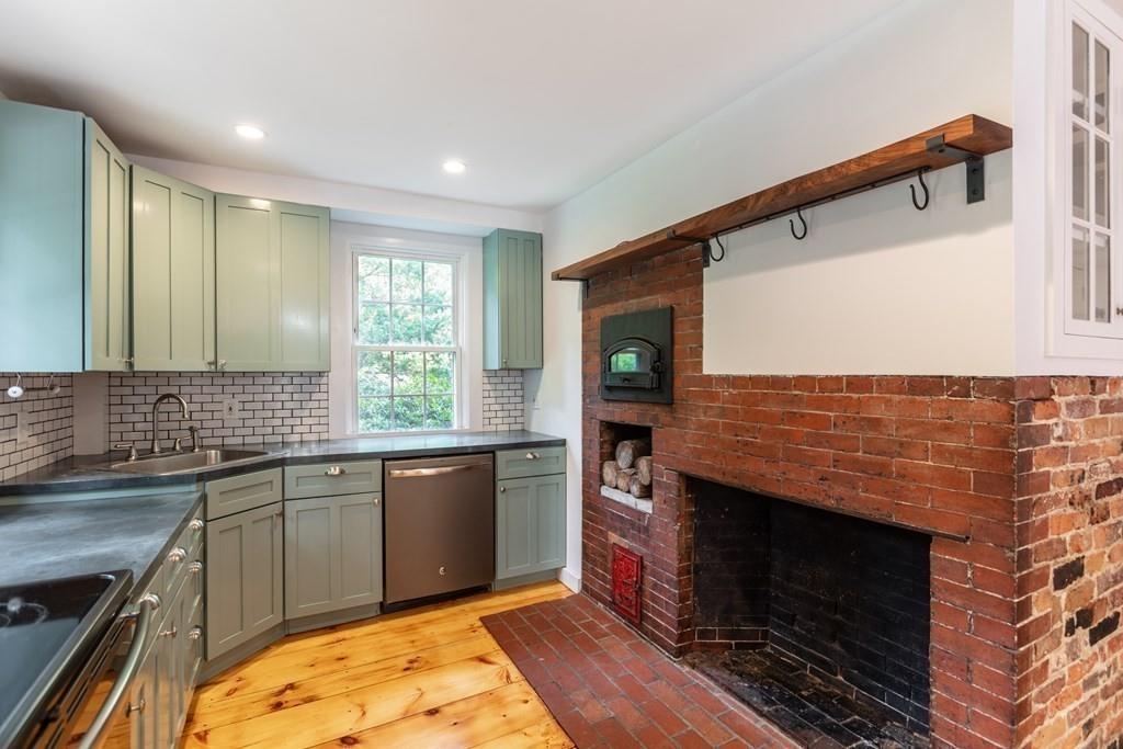 110 Ipswich Road Topsfield, MA 01983 - Photo 9 of 35 Gallery Image 9