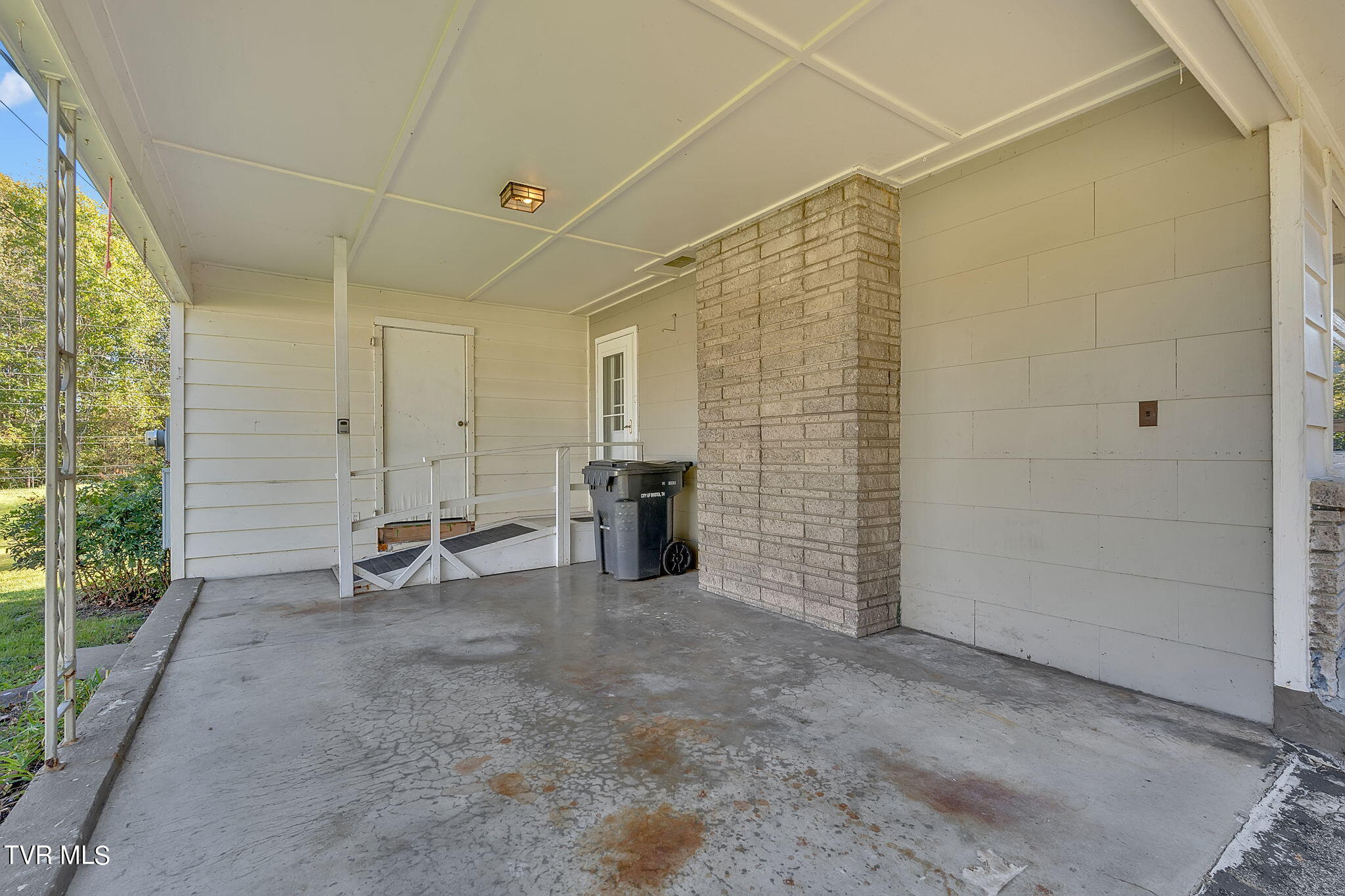 311 Oak Road Bristol, TN 37620 - Photo 25 of 26 25-web-or-mls-JH 20241019-076