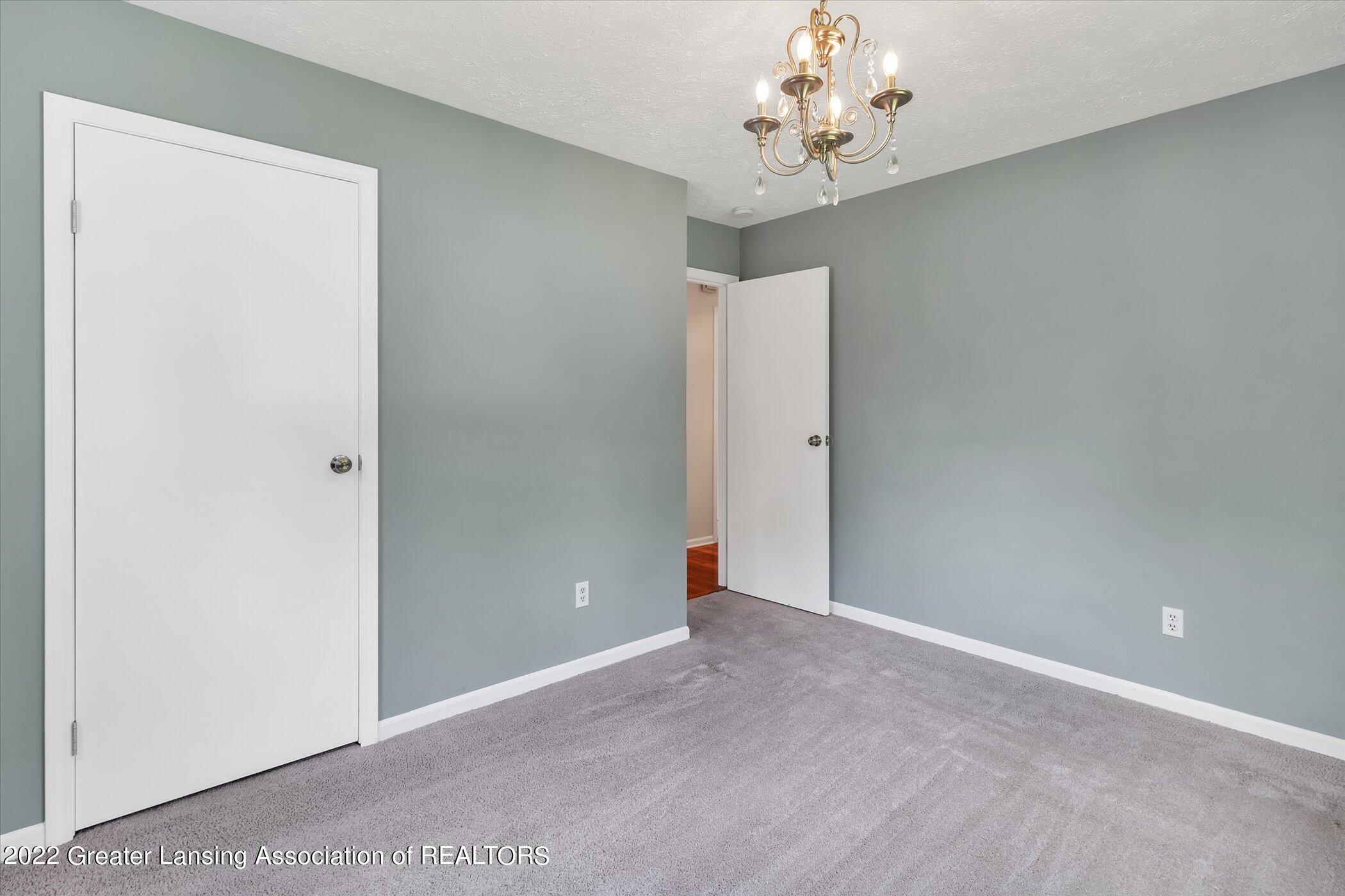 920 Bretton Road Lansing, MI 48917 - Photo 27 of 39 27-920-Bretton-Rd-WindowStill-Real-Estat