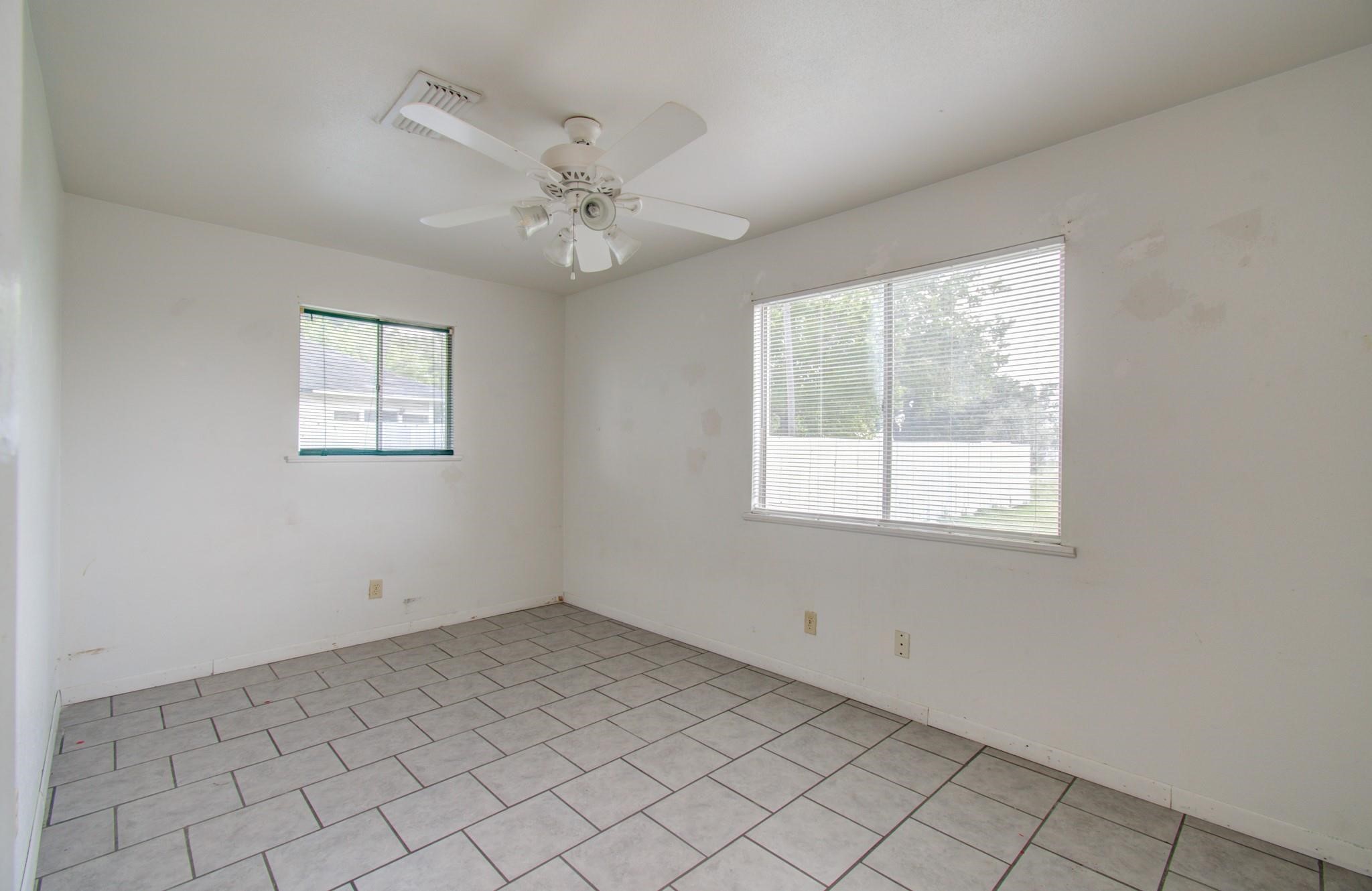 3606 Almeda Genoa Road Houston, TX 77047 - Photo 13 of 22 Gallery Image 13