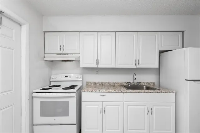 $565,000 | 800 Southwest 30th Street, Fort Lauderdale, FL 33315