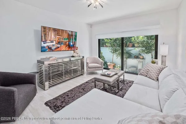 $15,000 | 122 Peruvian Avenue, Unit 7, Palm Beach, FL 33480
