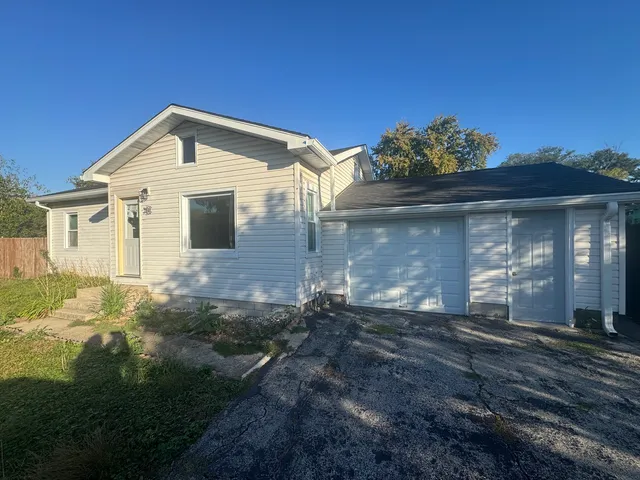 $2,700 | 7940 West 71st Street, Bridgeview, IL 60455