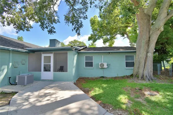 $1,700 | 2405 Roslyn Lane, Unit C, Lakeland, FL 33812