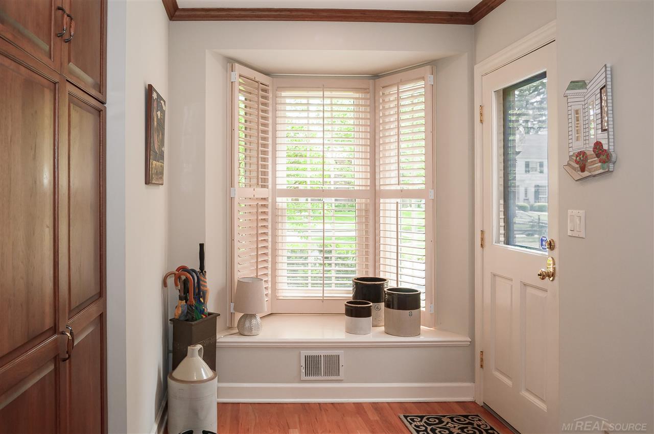 74 Lewiston Road Grosse Pointe, MI 48236 - Photo 16 of 67 50013470-15.JPG