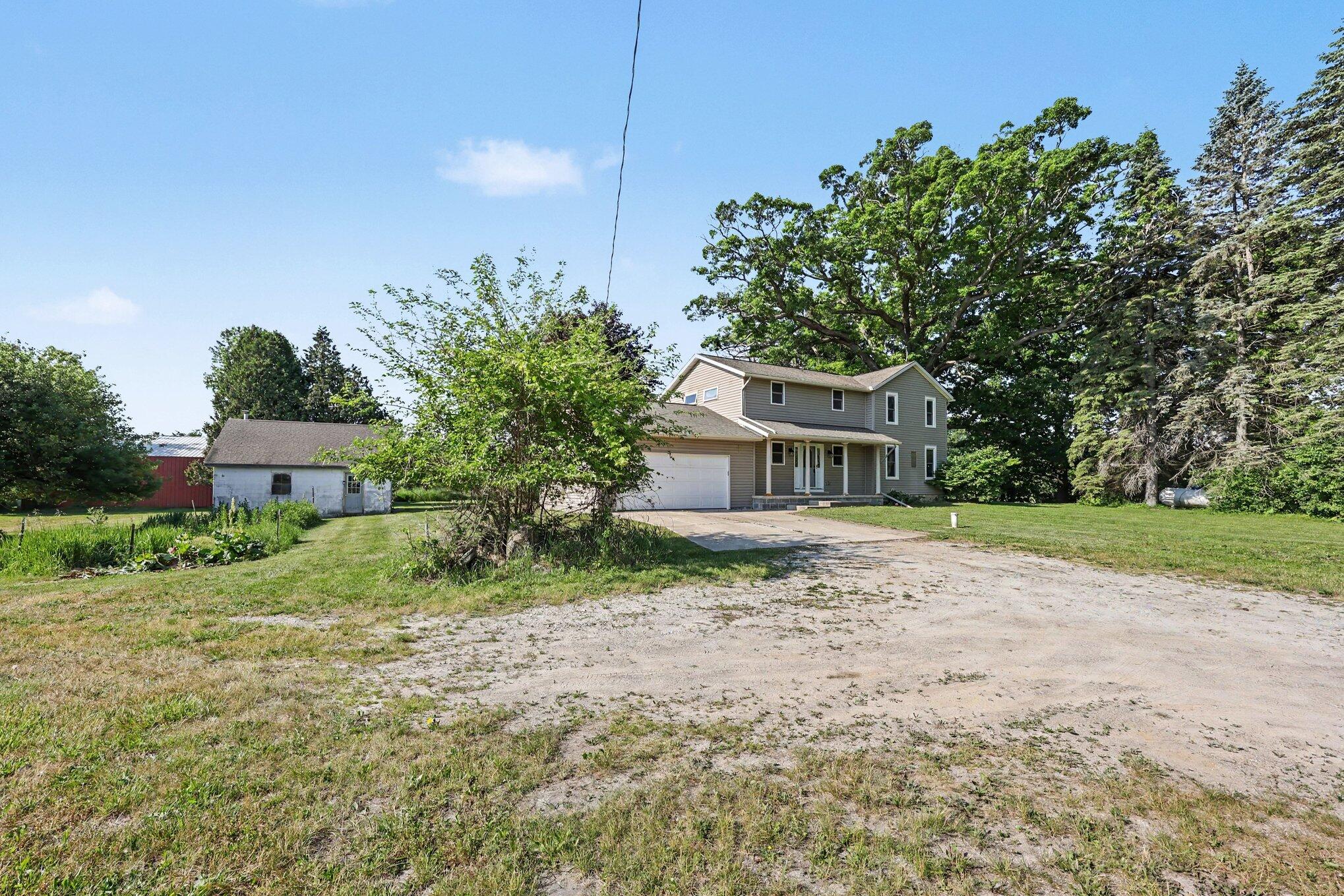 12845 Dexter-Chelsea Road Chelsea, MI 48118 - Photo 26 of 30 005_file_7930