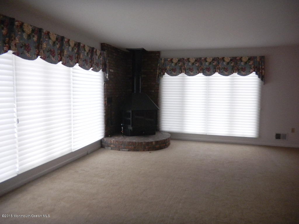 15 Riveredge Road Tinton Falls, NJ 07724 - Photo 7 of 21 DSCN1398