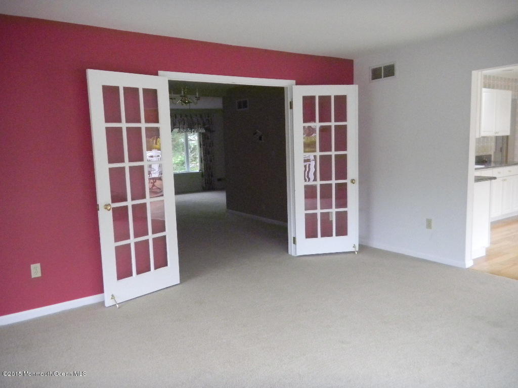 15 Riveredge Road Tinton Falls, NJ 07724 - Photo 9 of 21 DSCN1435