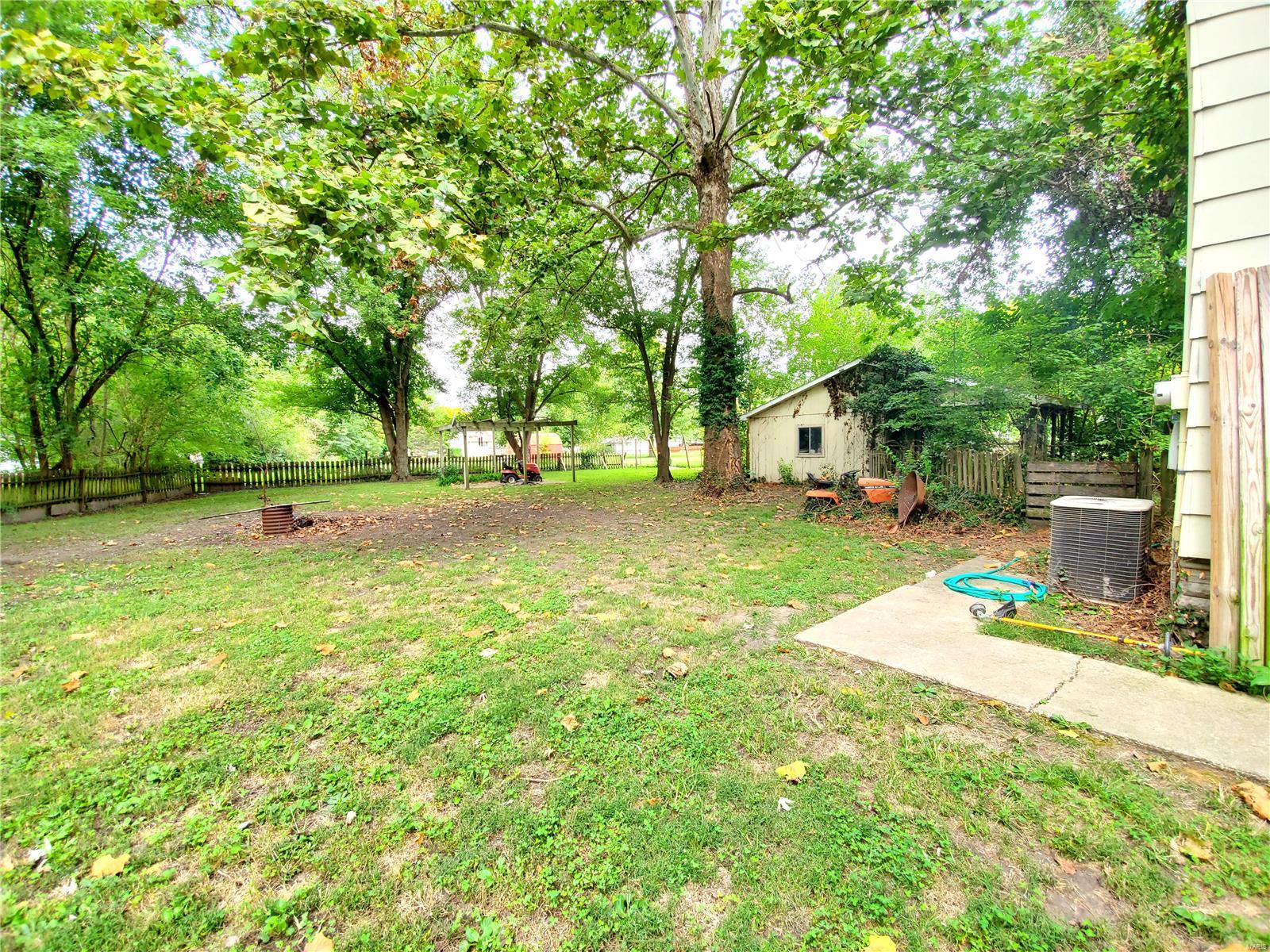 301 South Edwardsville Road Worden, IL 62097 - Photo 3 of 6