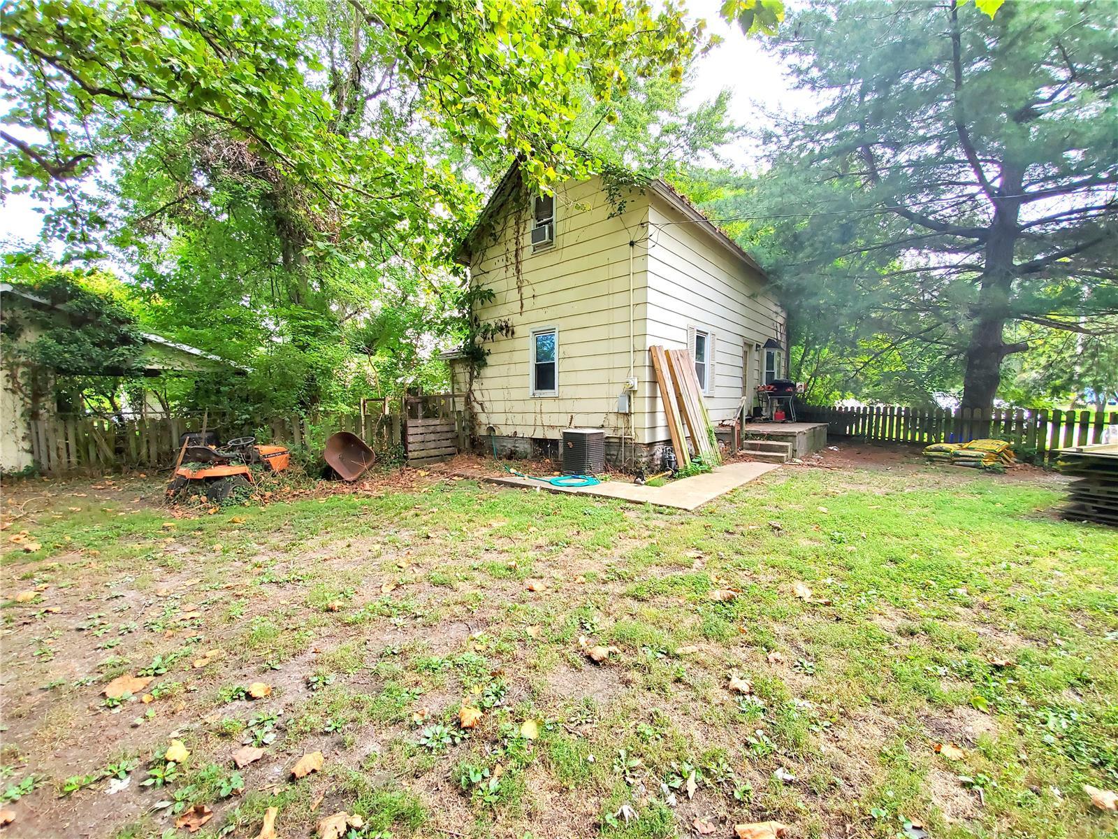 301 South Edwardsville Road Worden, IL 62097 - Photo 4 of 6