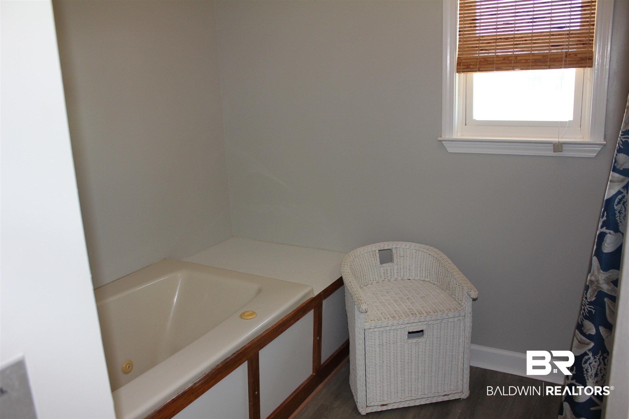 8944 Pompano Way Gulf Shores, AL 36542 - Photo 14 of 22 Master Ba