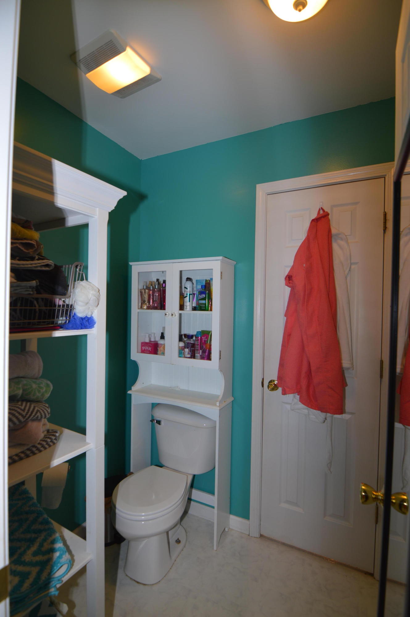 239 Long Road Kingston, TN 37763 - Photo 24 of 31 Bathroom 2