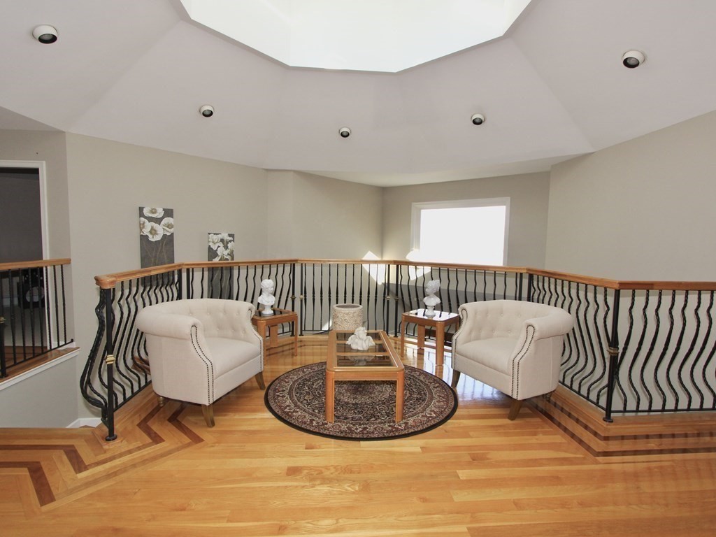 44 Whisper Drive Worcester, MA 01609 - Photo 17 of 40 a living room with furniture