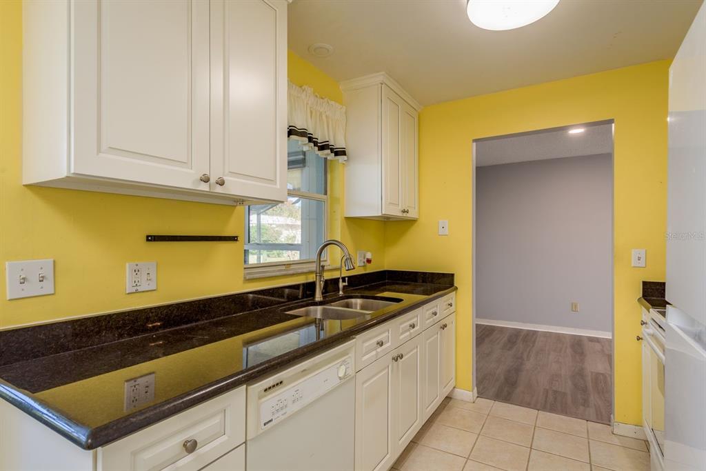 2949 Briar Cliff Drive Palm Harbor, FL 34684 - Photo 14 of 35