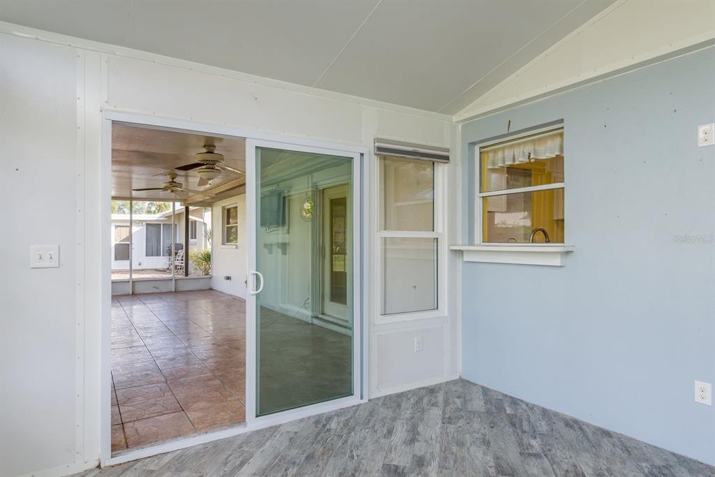 2949 Briar Cliff Drive Palm Harbor, FL 34684 - Photo 26 of 35