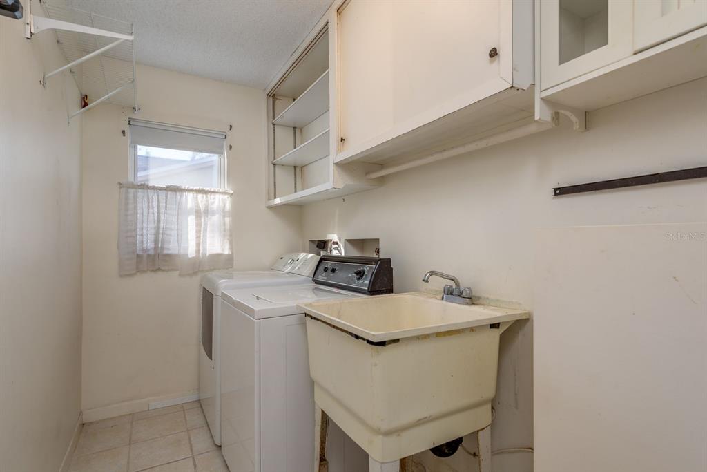 2949 Briar Cliff Drive Palm Harbor, FL 34684 - Photo 31 of 35