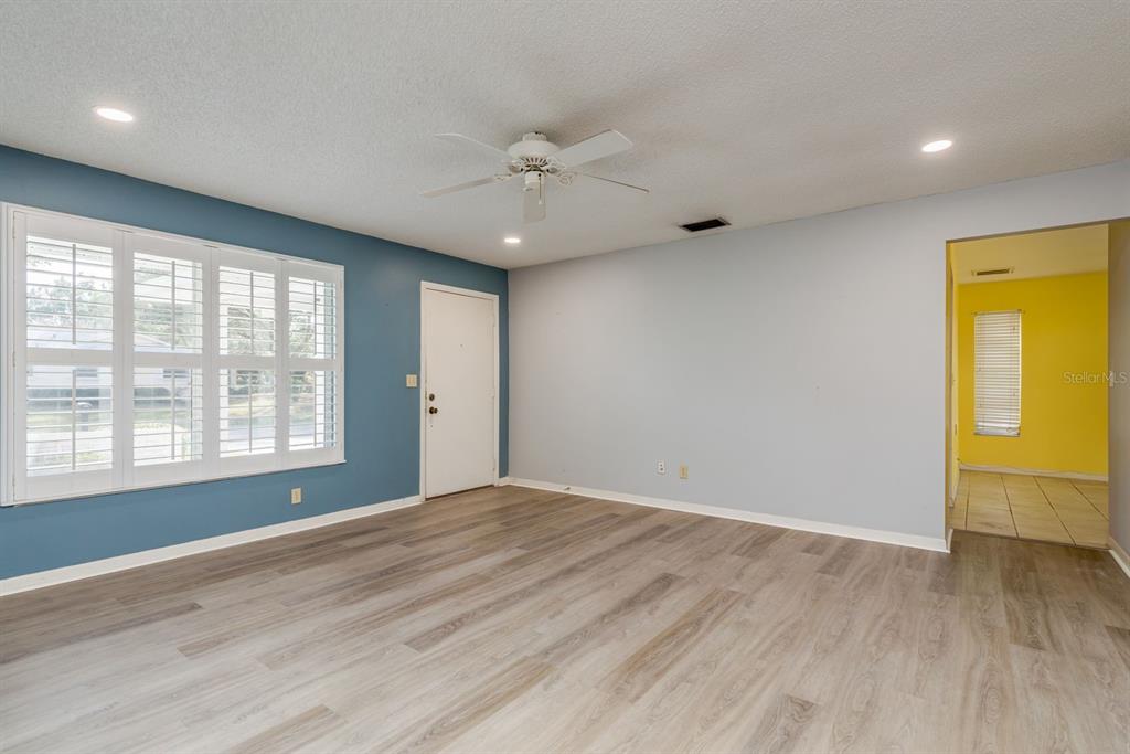 2949 Briar Cliff Drive Palm Harbor, FL 34684 - Photo 5 of 35