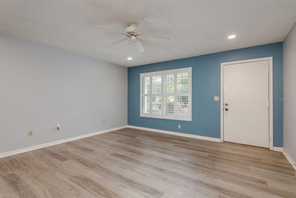 2949 Briar Cliff Drive Palm Harbor, FL 34684 - Photo 6 of 35