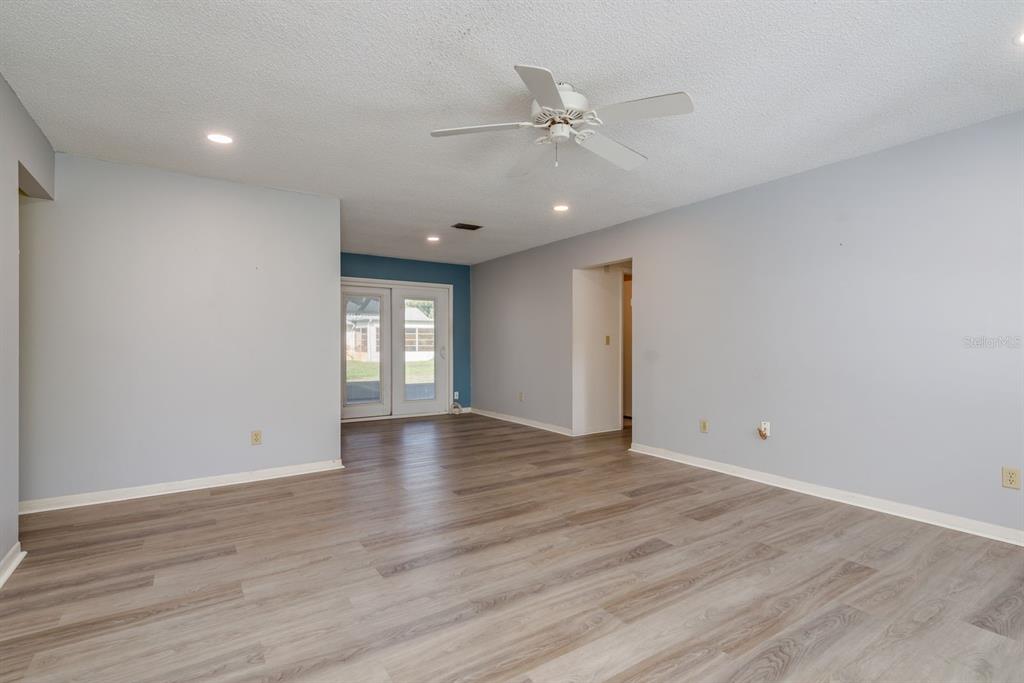 2949 Briar Cliff Drive Palm Harbor, FL 34684 - Photo 8 of 35