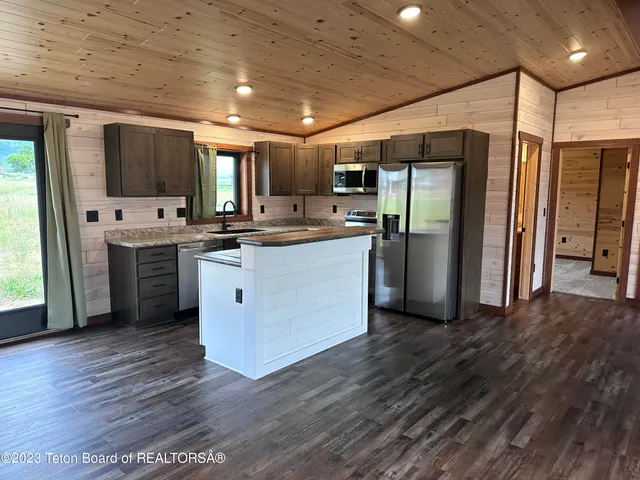 $499,000 | 187 Caribou Peak Loop, Etna, WY 83118