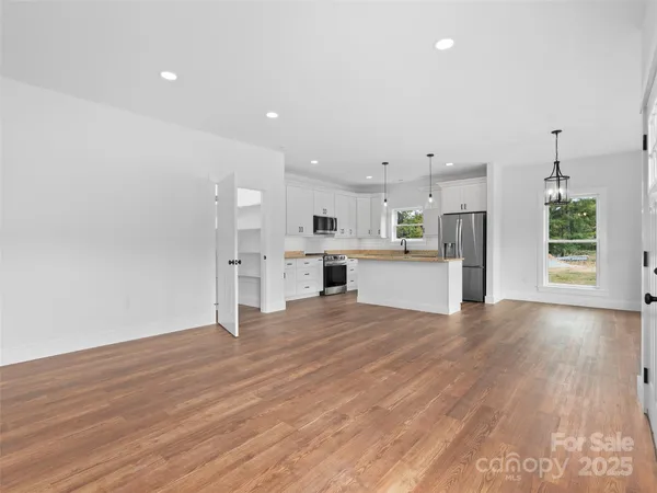 $695,000 | 15 Riemar Lane, Waynesville, NC 28786