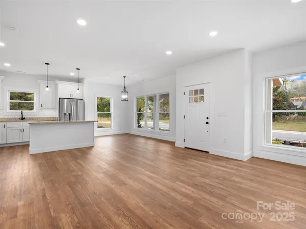 $695,000 | 15 Riemar Lane, Waynesville, NC 28786