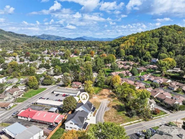 $695,000 | 15 Riemar Lane, Waynesville, NC 28786